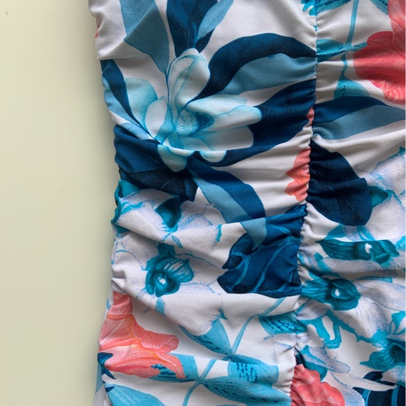 Seafolly Underwire One Piece Swimsuit - Picture 3 of 9